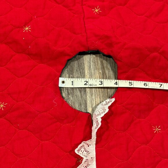 Handmade Quilted Christmas Tree Skirt Red With Lace Trim Angel Design 56" Round - Picture 8 of 8